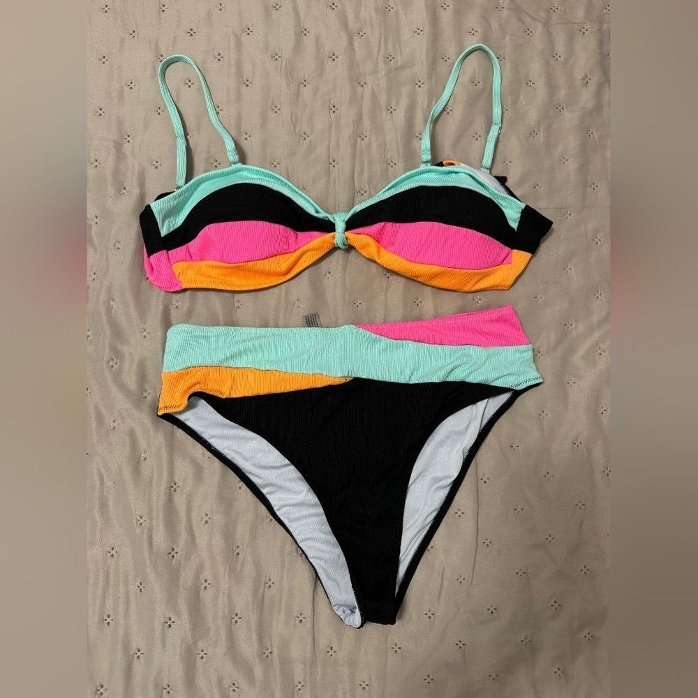 POPVIL High-Waisted Swimsuit with V-Neck – Color-Block Bikini Set